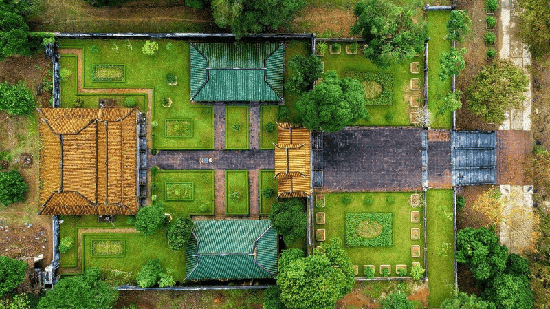 gia-long-tomb4 Architecture and layout of Gia Long Tomb