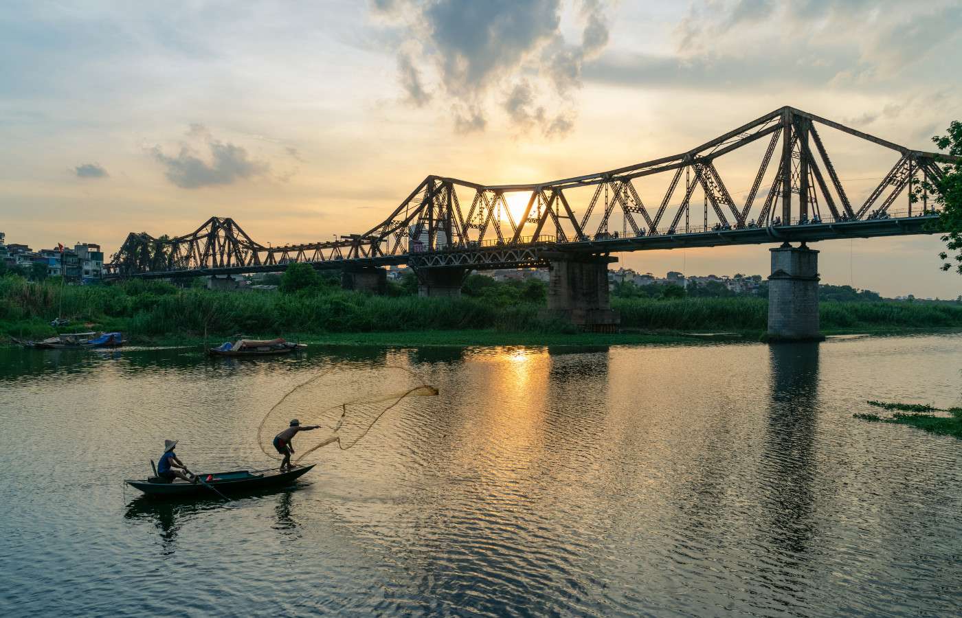 kham-pha-cau-long-bien-bieu-tuong-van-hoa-lich-su-cua-ha-noi-1639844280