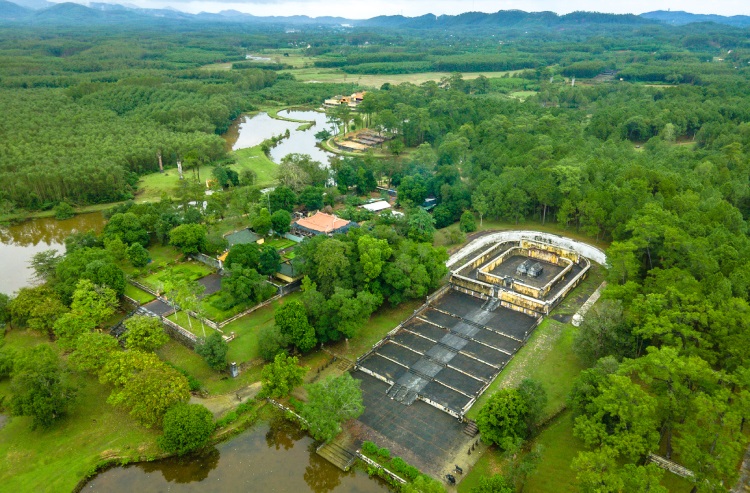 lang-gia-long-5_1680835175 Lăng Gia Long